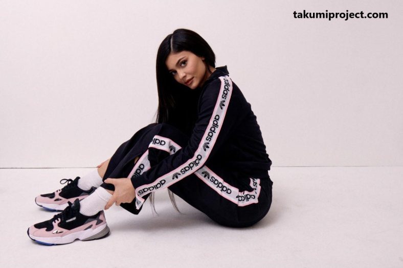 Sumber kekayaan Kylie Jenner, endorse dari brand ternama melimpah